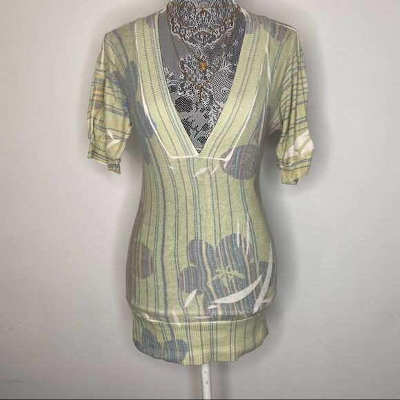 Forever 21 Y2K Low cut V-neck tunic Short Bubble Sleeve Shirt Blouse Size XS - Picture 1 of 2